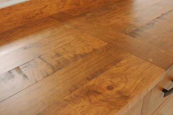 Plank Top Detail