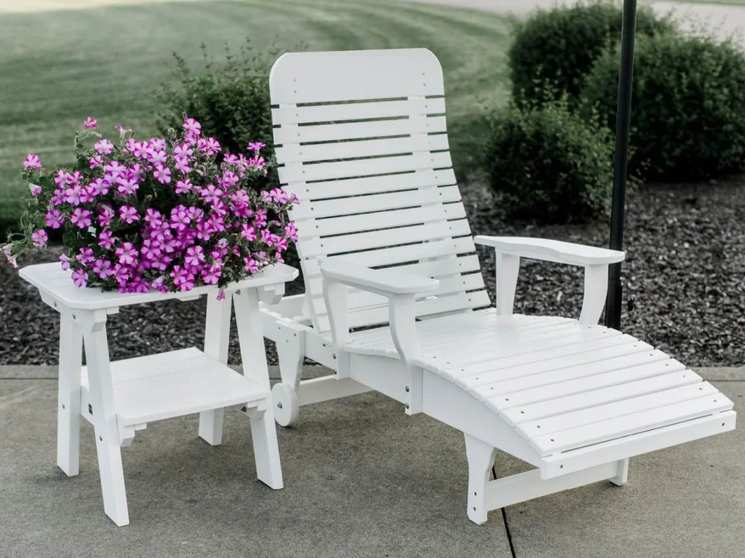 Outdoor Chaise and Sidra End Table