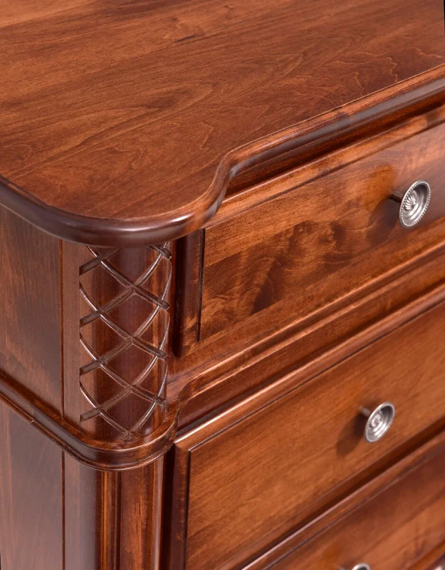Curved Detail on Front