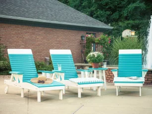 Aruba Blue and White Pigeon Point Poly Lounge Chair